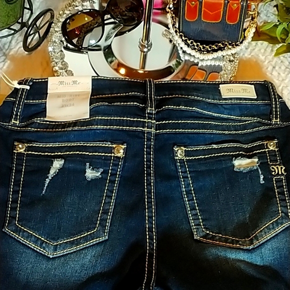 Miss Me Heaven Cut High Rise Size 31x34 long - Picture 5 of 13